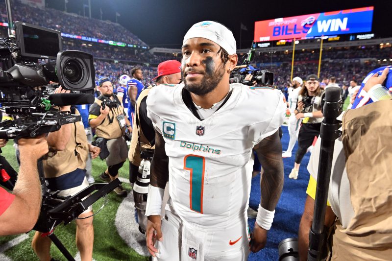 Dolphins fans celebrate ‘MNF’ vs Jets with another plane banner