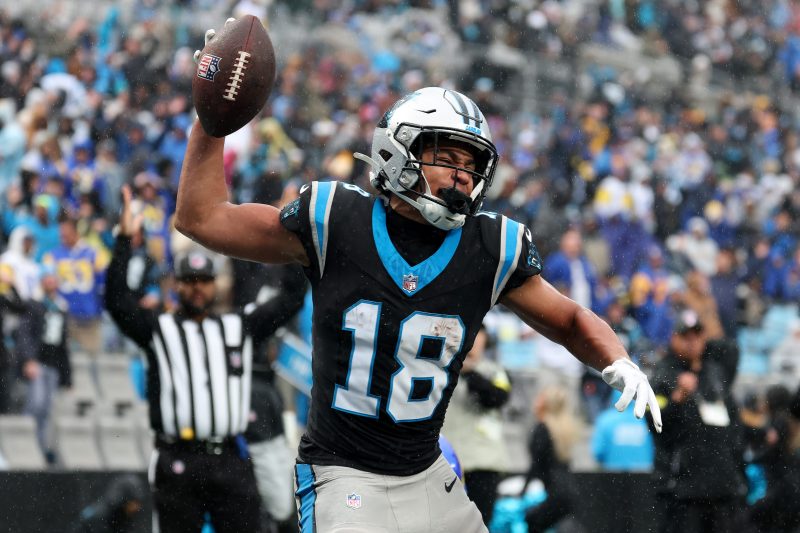 Here are 16 players to start or sit for fantasy football Week 16
