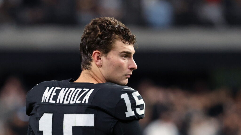 Klint Kubiak considering giving Fernando Mendoza more first-team reps
