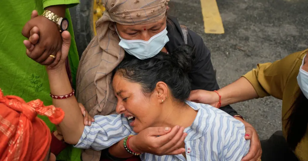 Nepal floods death toll tops 900, as number of missing nearly doubles to more than 4,200